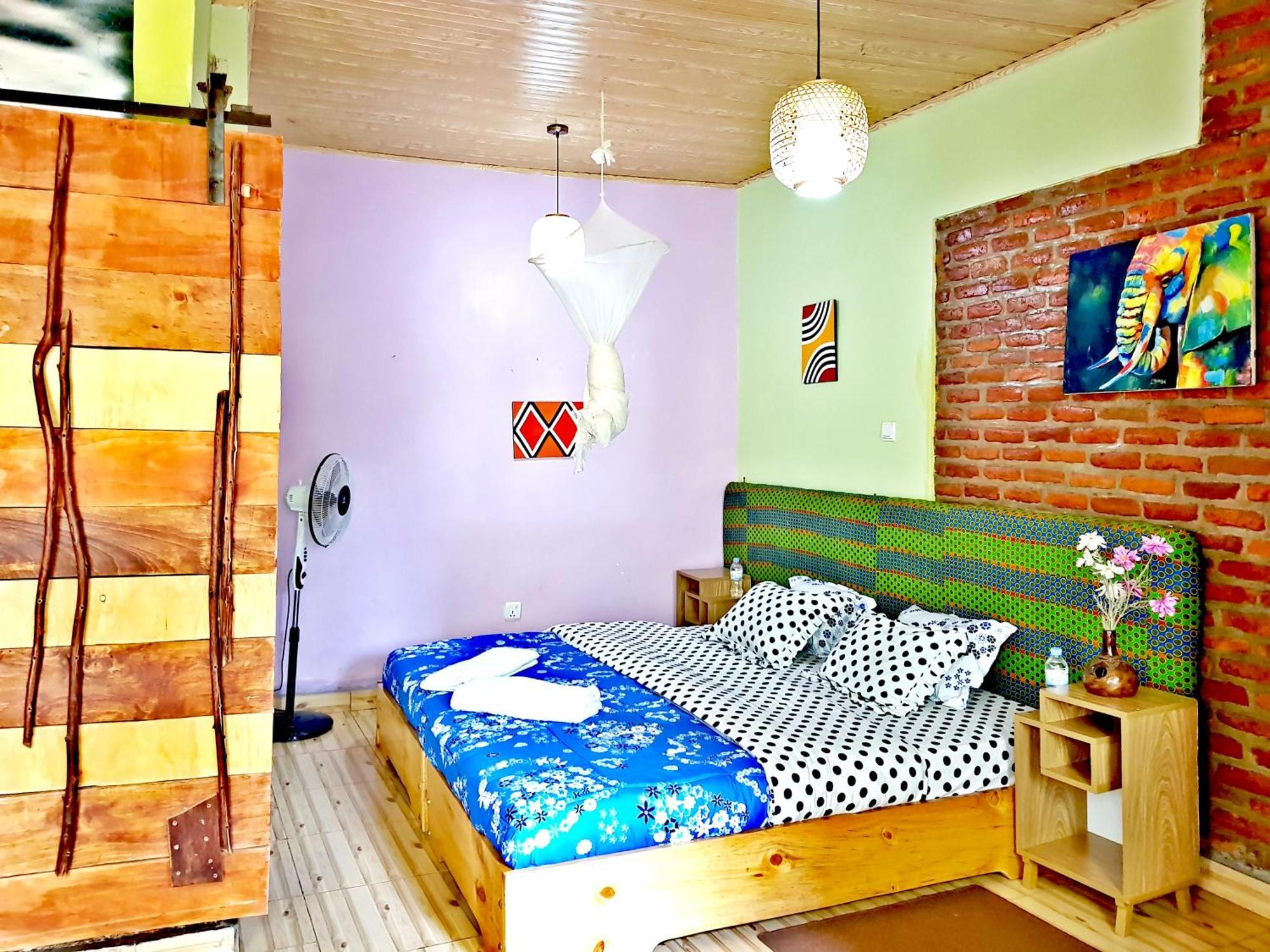 Yambi Guesthouse Кигали Экстерьер фото